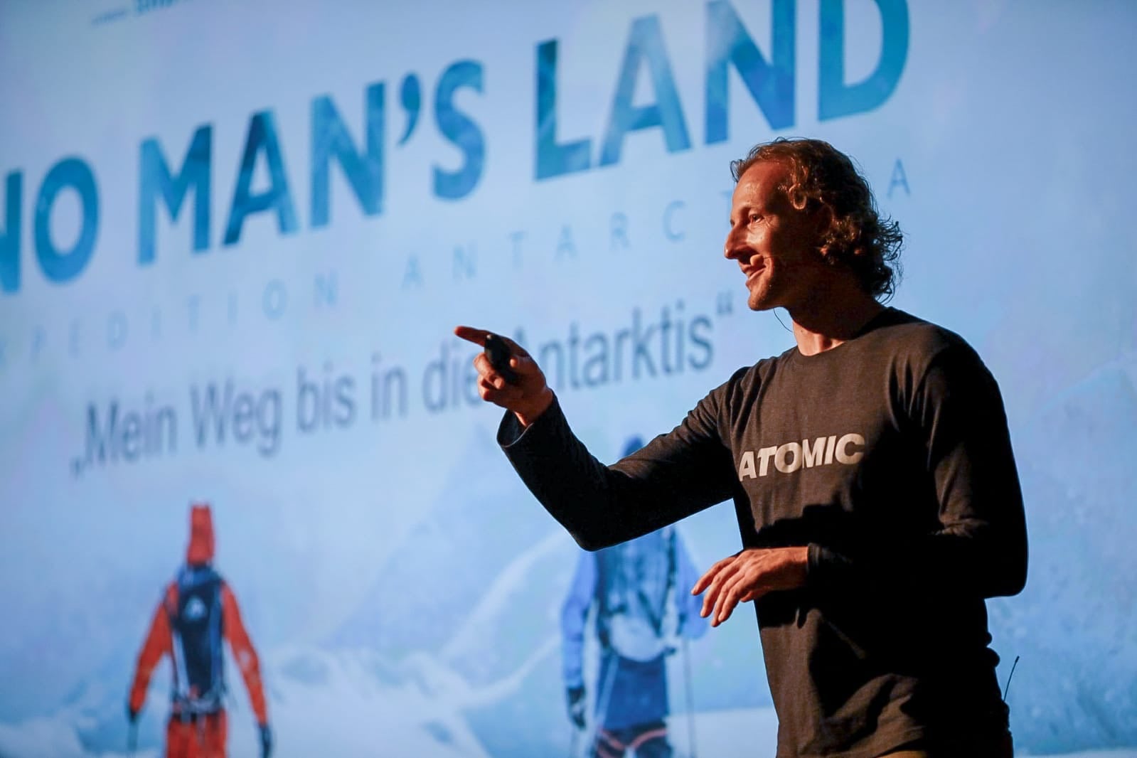 Matthias 'Hauni' Haunholder hält keynote speaker rede